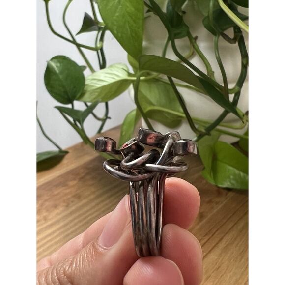 Size 7 Artisan Vintage Garnets Cluster Bendy Ring Stamped 925 Sterling Silver - Picture 6 of 9